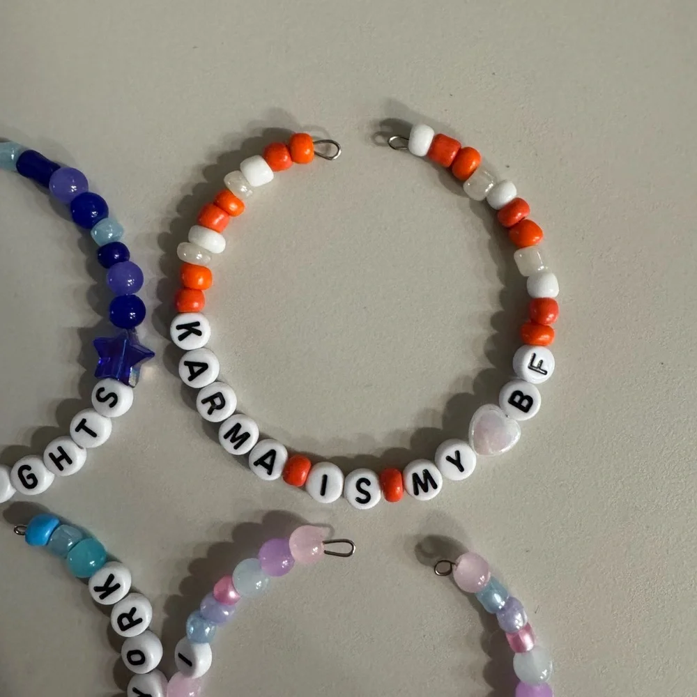 Taylor Swift Friendship Bracelets (all 8 included) - size inclusive - Picture 4 of 8